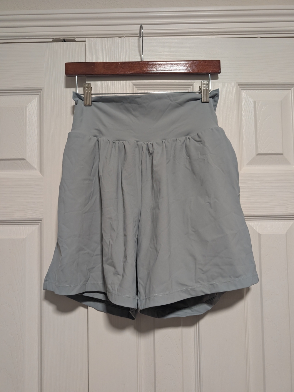 HALARA Light Gray High-Waist Athletic Shorts